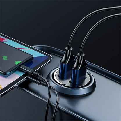 Kompaktes Schnellladegerät mit 2 Anschlüssen für das Auto